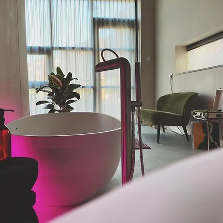 Home8 Studio's 3*